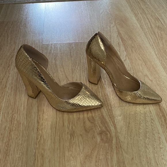 Gold high heel shoes - Picture 2 of 2